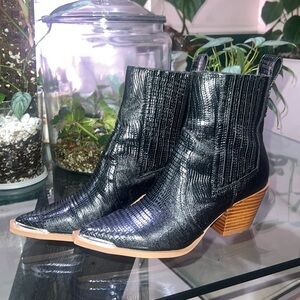 Black ankle boots size 6.5